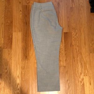 New Apt 9, Capris size 6